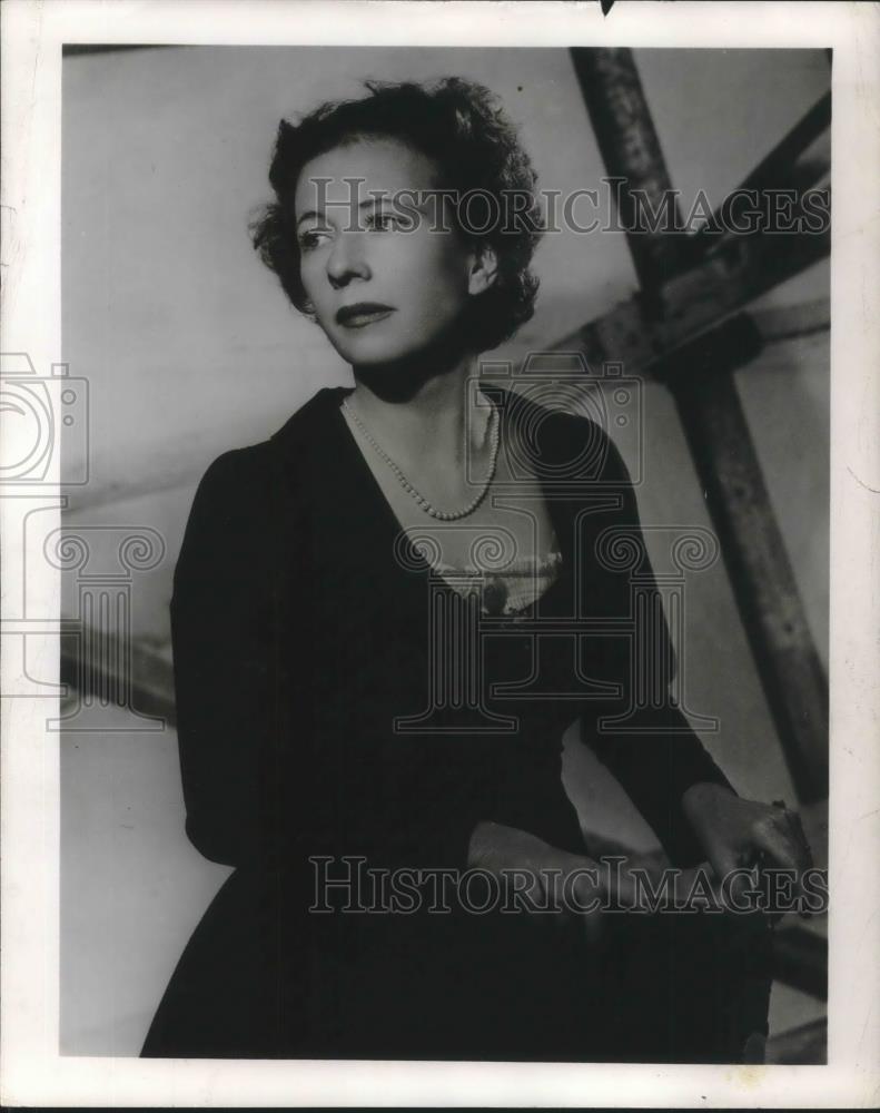 1952 Press Photo Agnes DeMille Author of Dance to the Piper Choreographer Dancer - Historic Images