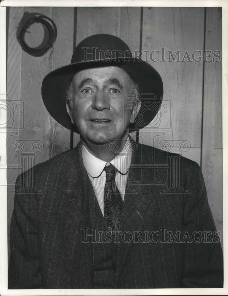 1960 Press Photo Walter Brennan stars in The Real McCoys TV Series - cvp09684 - Historic Images