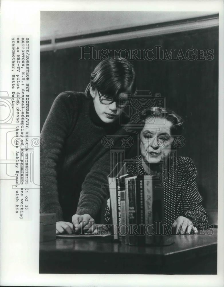 1981 Press Photo Bette Davis &amp; Ashley Hyman - cvp04482 - Historic Images