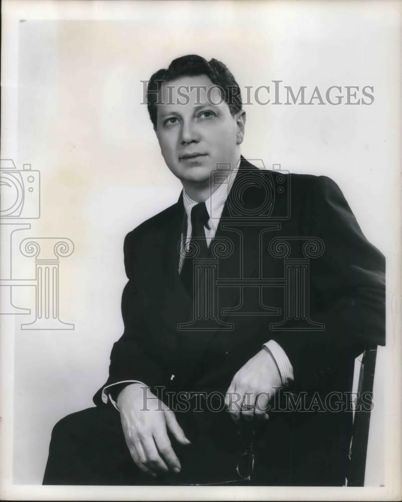 1947 Press Photo Stage-film star Luther Adler plays in Mystery without Murder - Historic Images