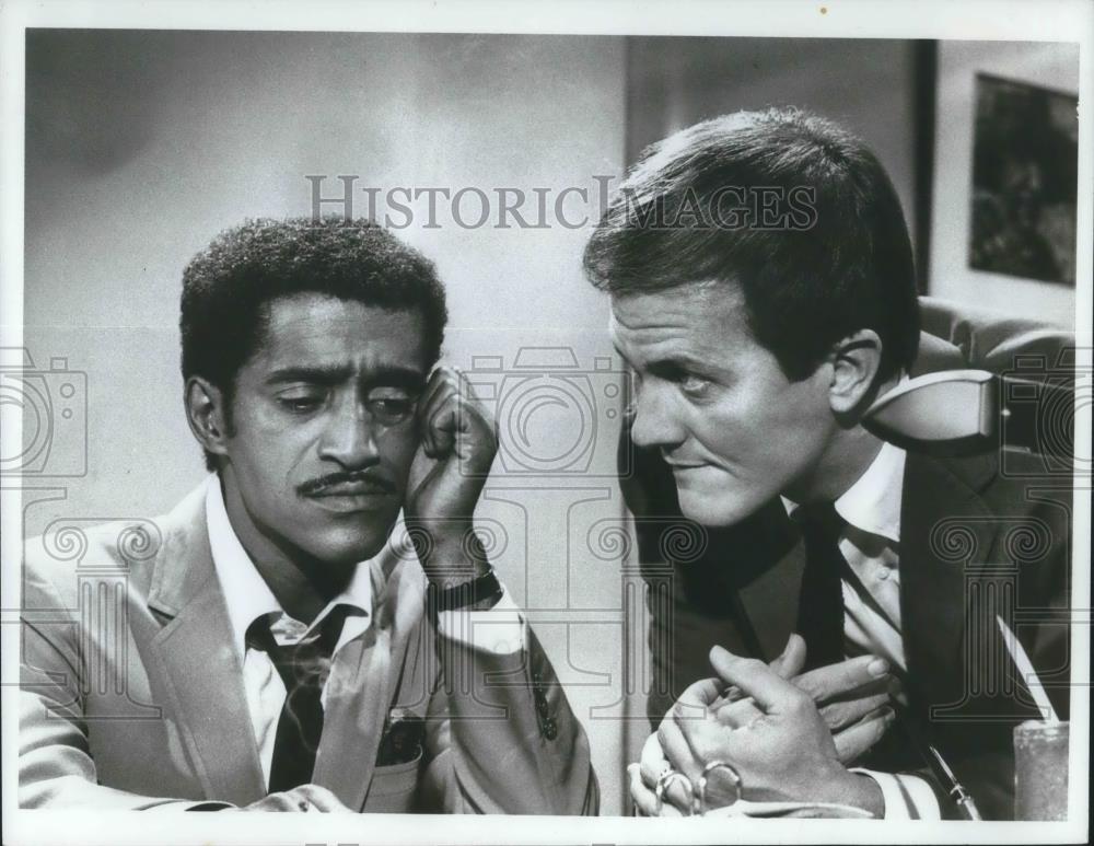 1970 Press Photo Sammy Davis Jr. and Pat Boone in The Pigeon - Historic Images