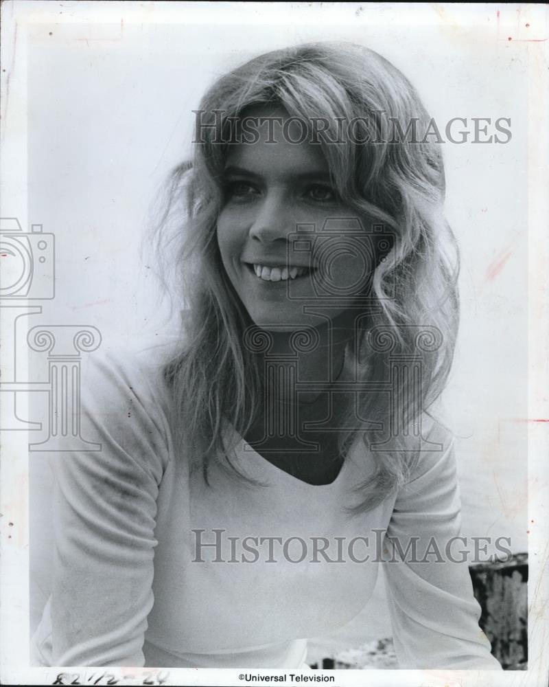 1975 Press Photo Meredith Baxter in Target Risk - cvp00213 - Historic Images
