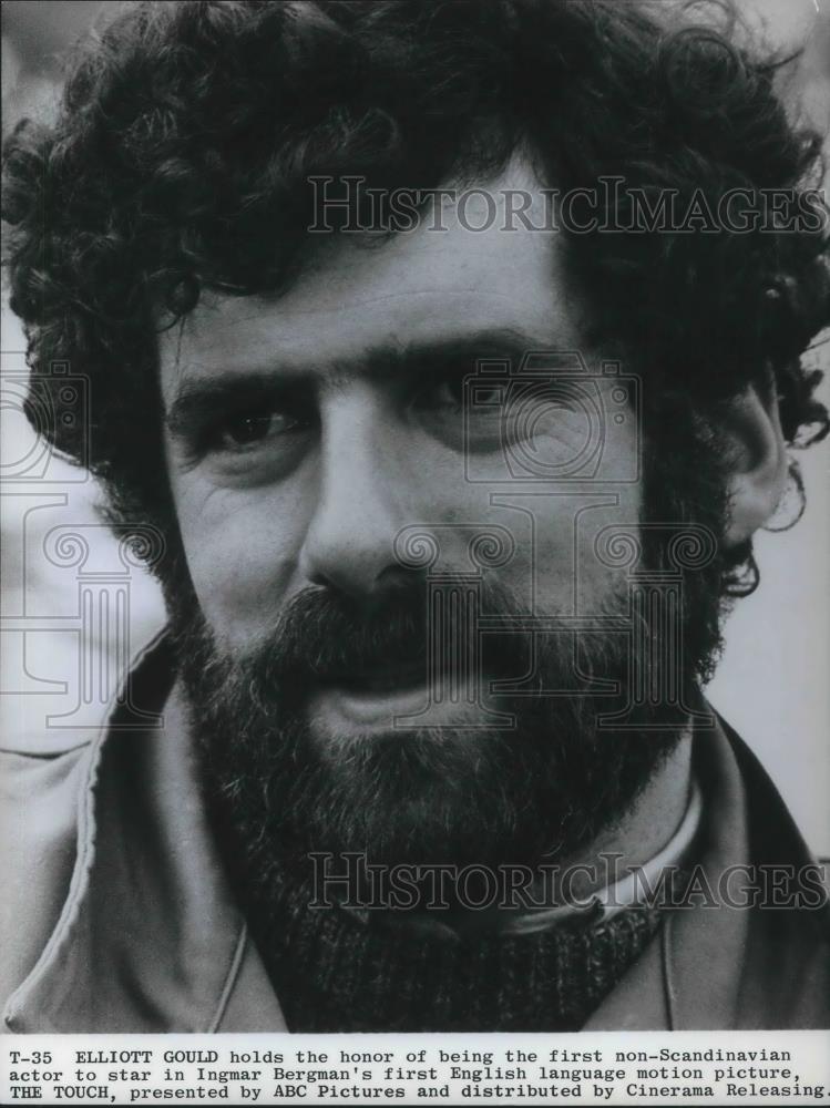 1974 Press Photo Elliott Gould stars in The Touch movie film - cvp13440 - Historic Images