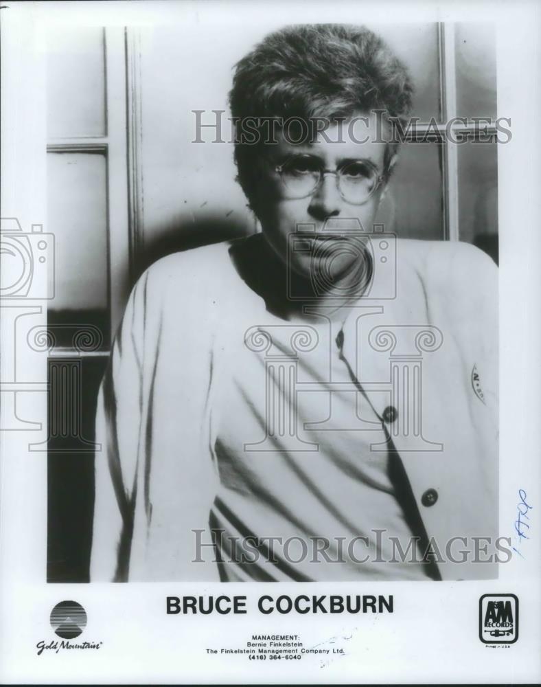 1985 Press Photo Bruce Cockburn Folk Rock Singer Songwriter Guitarist - Historic Images