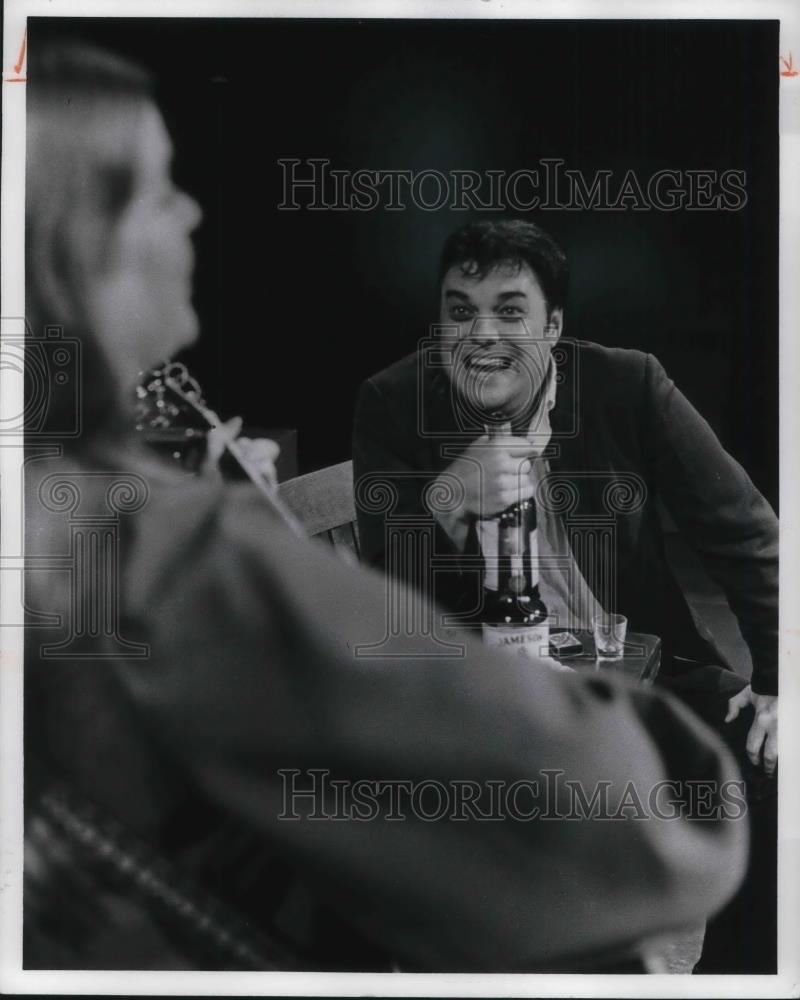1976 Press Photo David Frazier Conversation with an Irish Rascal - cvp12958 - Historic Images