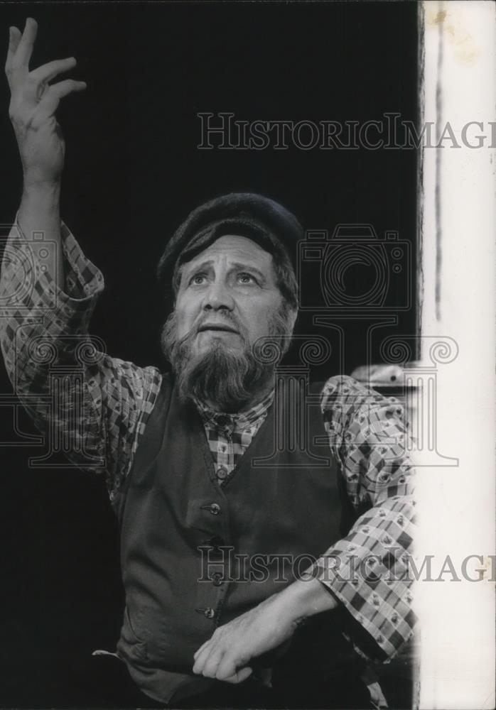 1967 Press Photo Luther Adler In Fiddler On The Roof Trevor The Dairy Man - Historic Images