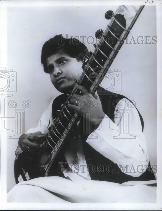 1971 Press Photo Debu Chaudhue Sitarist - cvp07114 - Historic Images