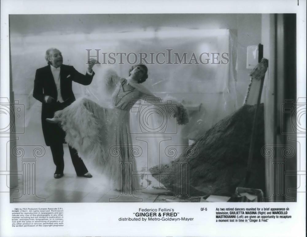 1986 Press Photo Guilitta Masina &amp; Marcello Mastroianni in Ginger &amp; Fred - 455 - Historic Images