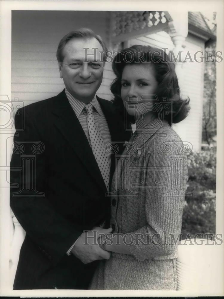 1990 Press Photo Stephanie Zimbalist and George Grizzard star in Caroline? - Historic Images