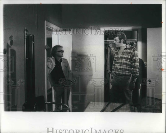 1981 Press Photo Noel Black and Donald Sutherland on A Man A Woman and A Bank - Historic Images