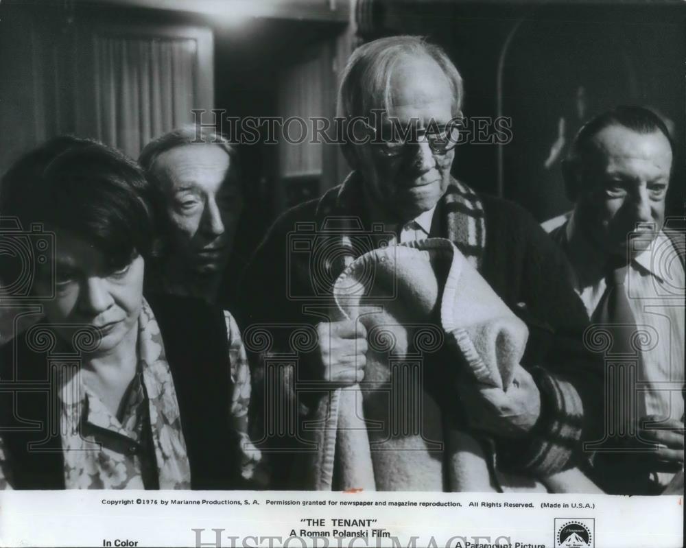 1976 Press Photo Jo Van Fleet Melvin Douglas and Jacques Monod in The Tenant - Historic Images