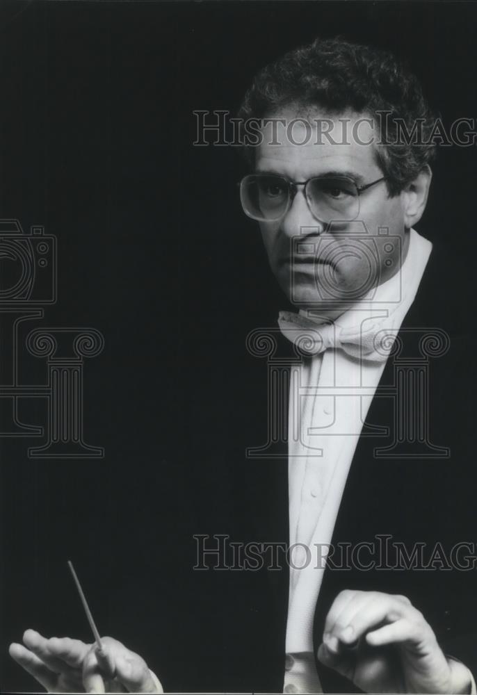 1990 Press Photo David Effron Music Director Conductor Youngstown Symphony - Historic Images