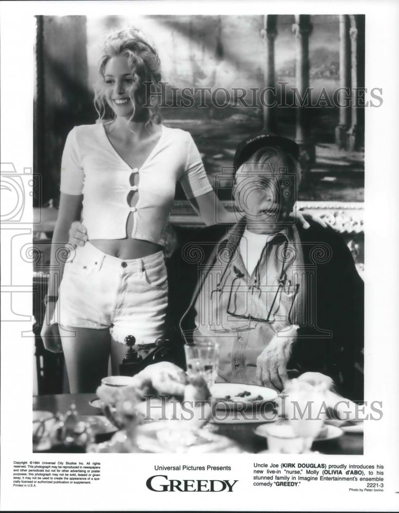 1995 Press Photo Kirk Doulgas and Oliva d'Abo in Greedy - cvp08768 - Historic Images