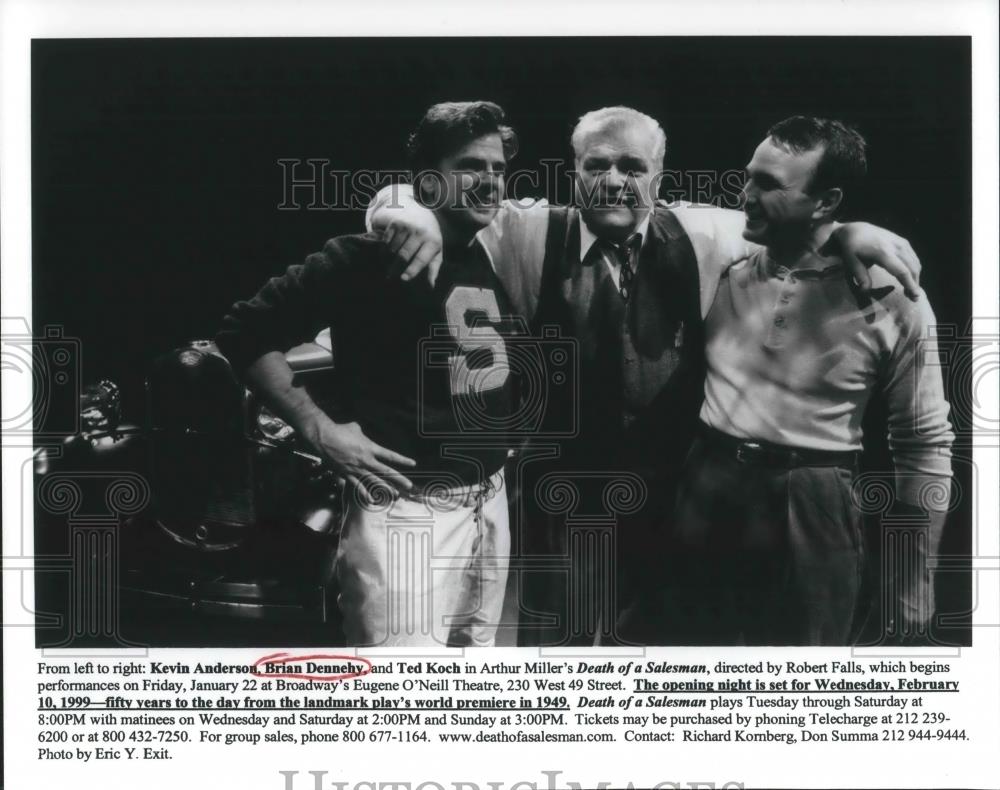 2000 Press Photo Kevin Anderson Brian Dennehy Ted Koch in Death of a Salesman - Historic Images
