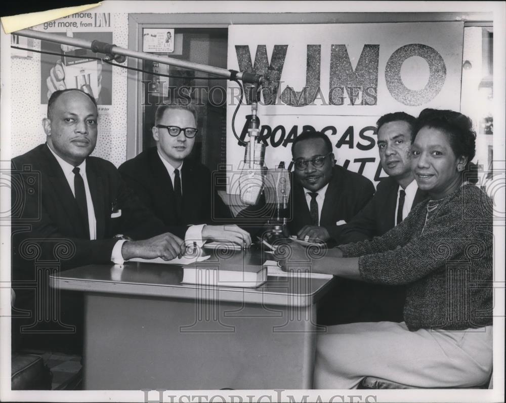 Press Photo Emmett Cooper, Chuck Richardson Lillian Burke on WJMO - cvp19206 - Historic Images