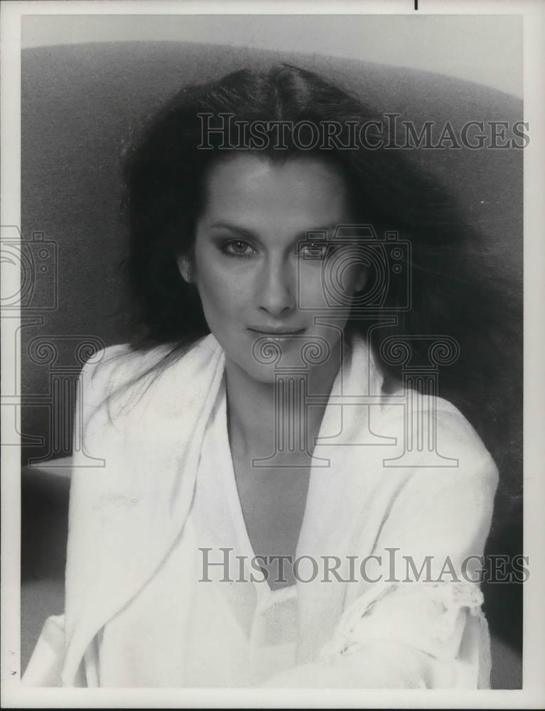 1983 Press Photo Veronica Hamel as Joyce Davenport on Hill Street Blues TV Show - Historic Images