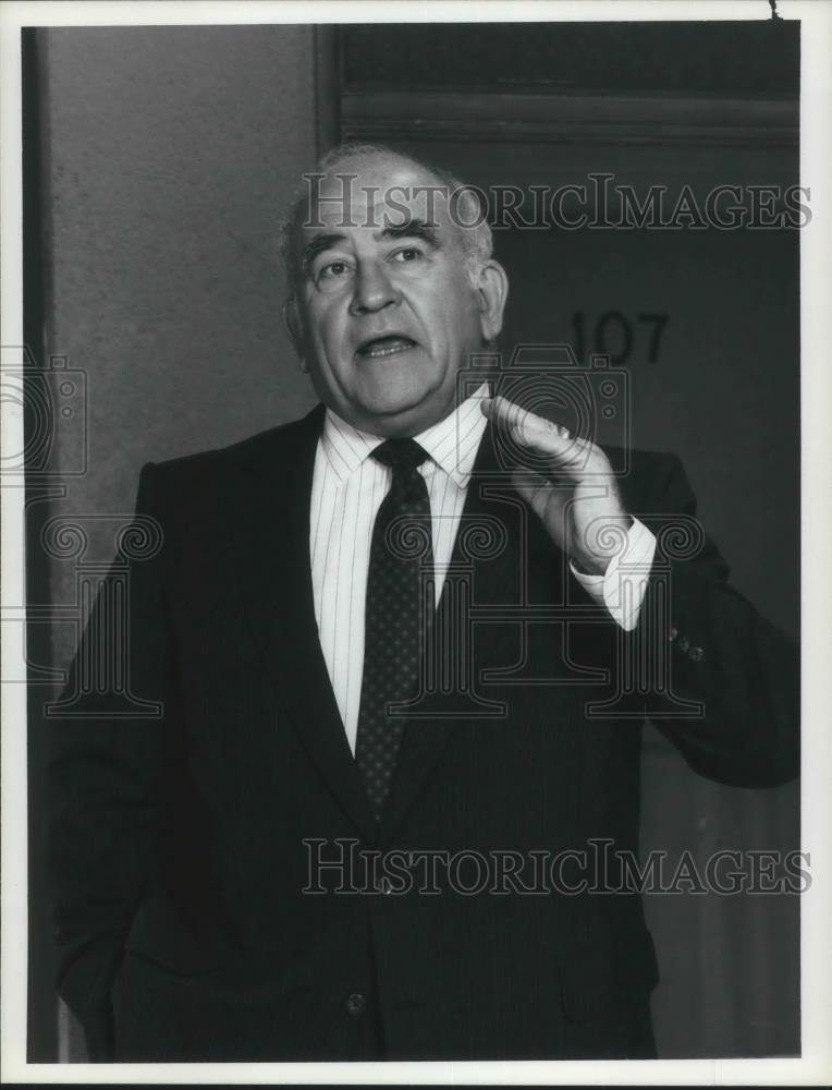 1987 Press Photo Ed Asner stars in The Bronx Zoo TV Show - cvp09751 - Historic Images