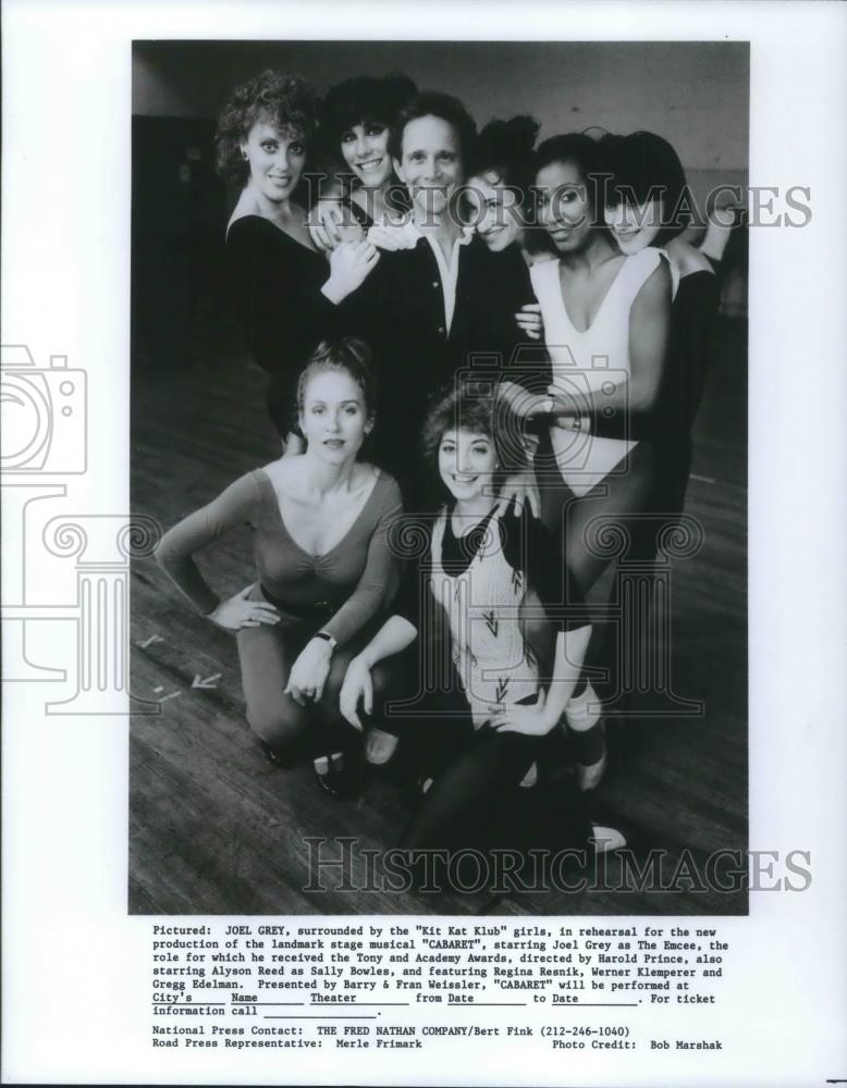 1987 Press Photo Joel Grey &amp; Cast Members of Kit Kat Club in Cabaret - cvp13240 - Historic Images