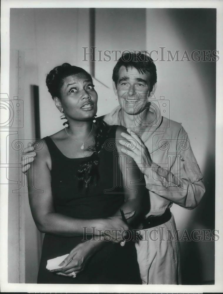 1966 Press Photo Pearl Bailey &amp; Stuart Whitman in The People Trap - cvp14375 - Historic Images
