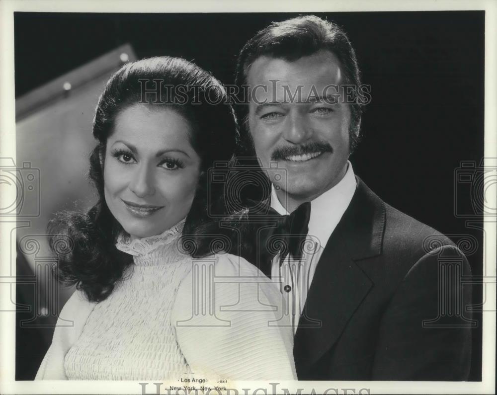 1975 Press Photo Robert Goulet Singer and Carol Lawrence TV Actress - cvp13128 - Historic Images