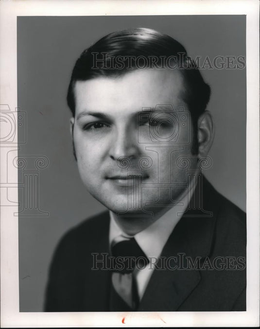 1970 Press Photo T Steven Blake in the Continental Bank - cvp00602 - Historic Images