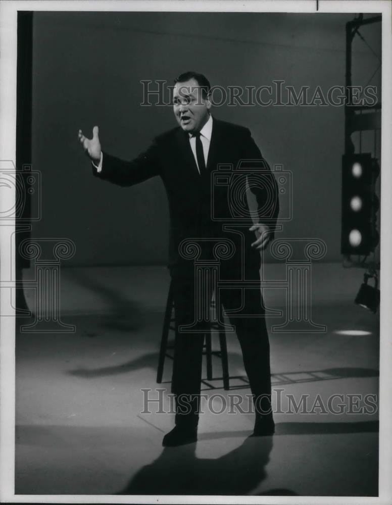Press Photo Jonathan Winters in The Jonathan Winters Show - cvp19771 - Historic Images