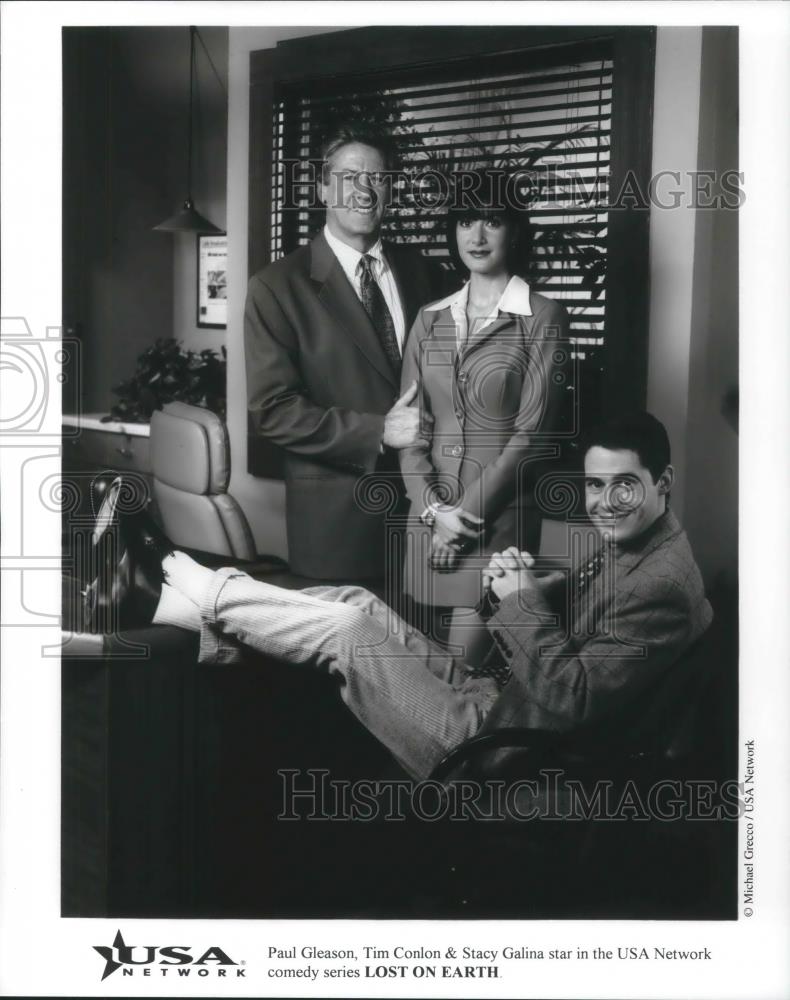 1997 Press Photo Paul Gleason, Tim Conlon &amp; Stacy Galina in Lost on Earth - Historic Images