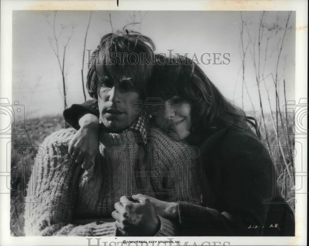 1977 Press Photo Henry Winkler & Sally Field in Heroes - cvp12534