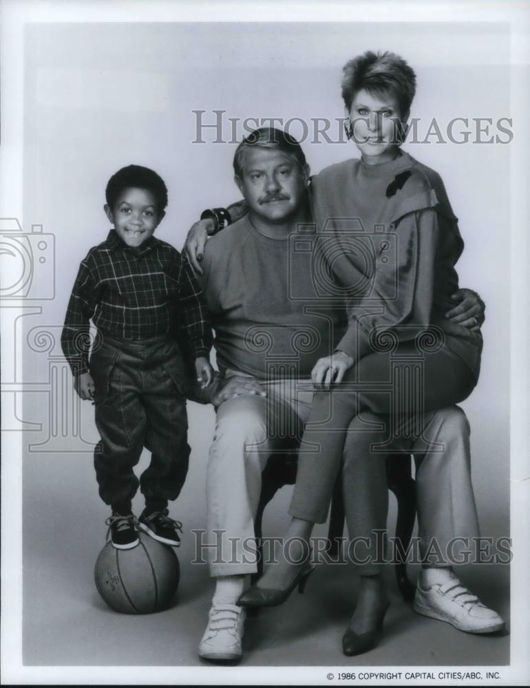 1986 Press Photo Emmanuel Lewis, Alex Karras and Susan Clark in Webster - Historic Images
