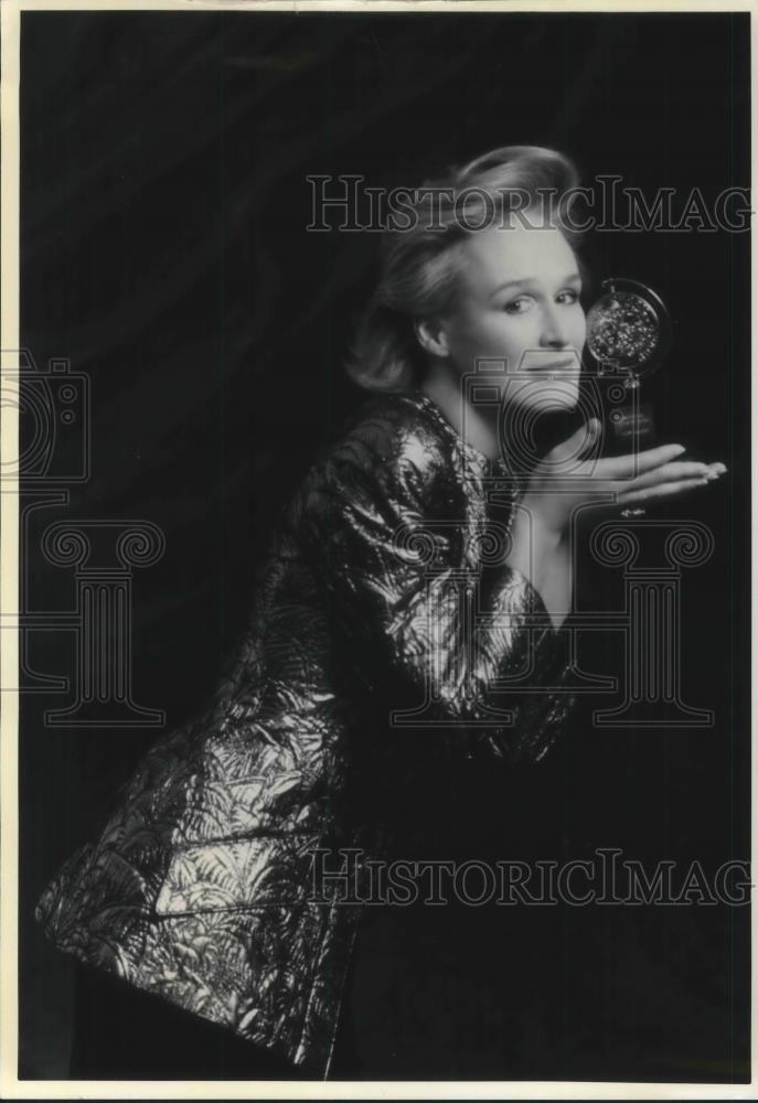 1992 Press Photo Glenn Close at Tony Awards - cvp05653 - Historic Images