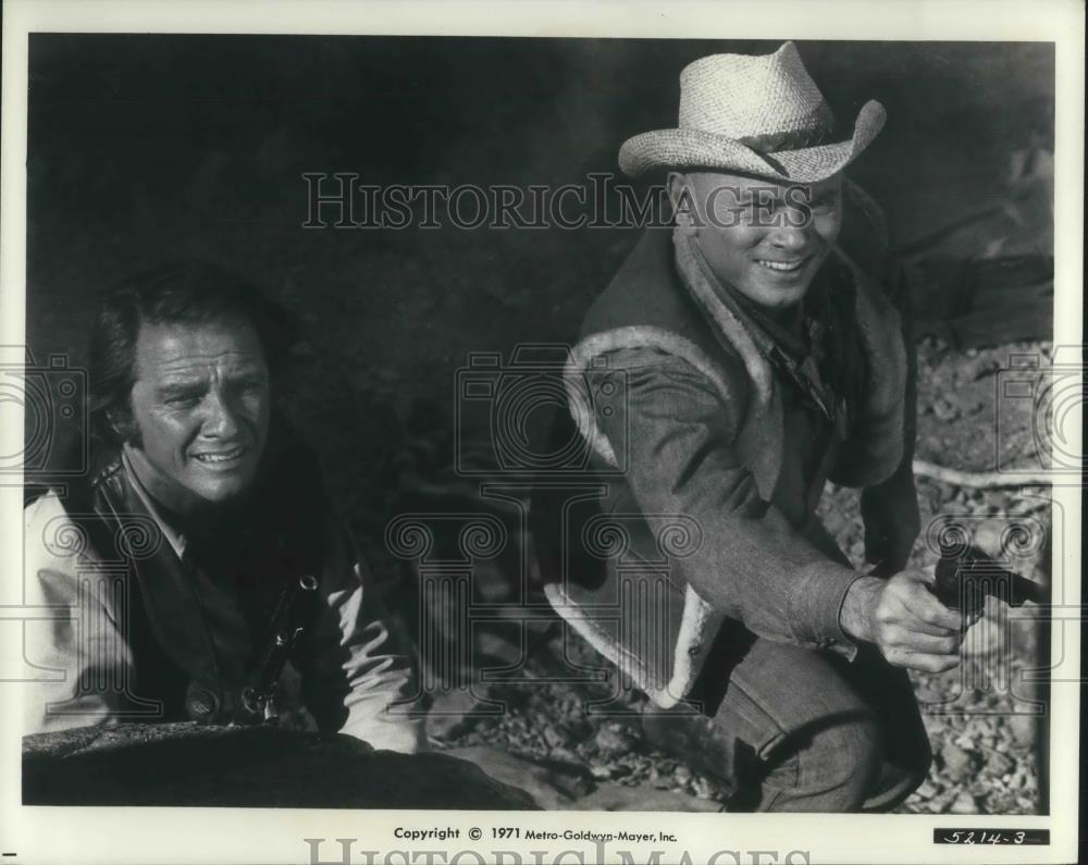 1974 Press Photo Richard Crenna and Yul Brynner in Catlow - cvp02000 - Historic Images