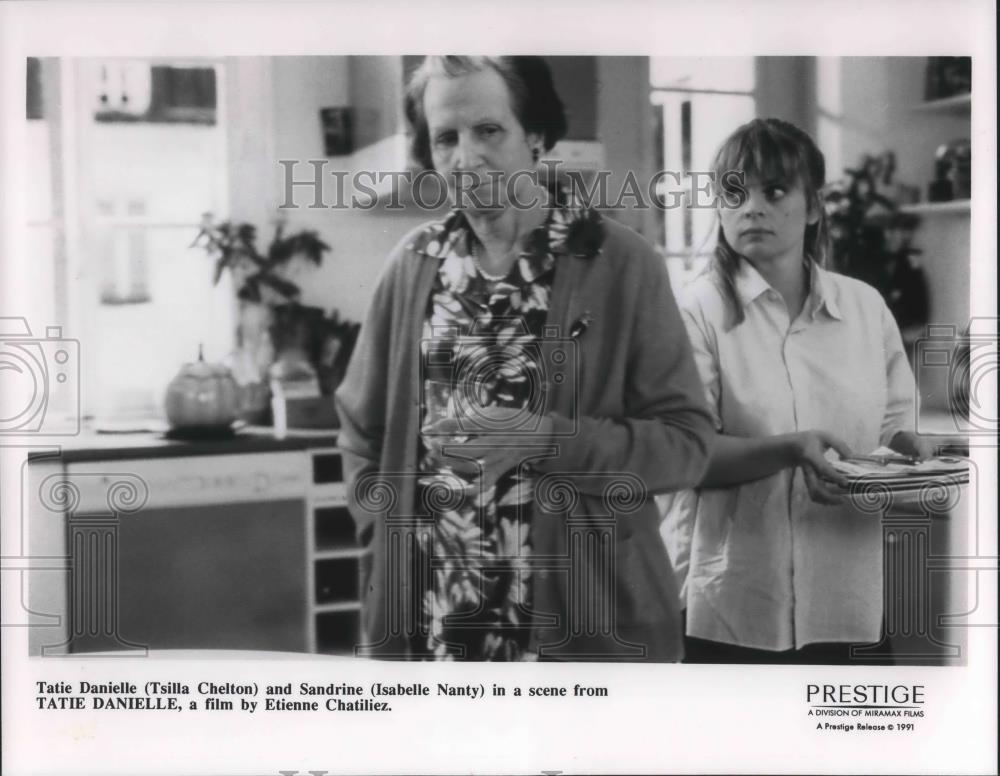 1991 Press Photo Tsilla Chelton &amp; Isabelle Nanty in Tatie Danielle - cvp08990 - Historic Images