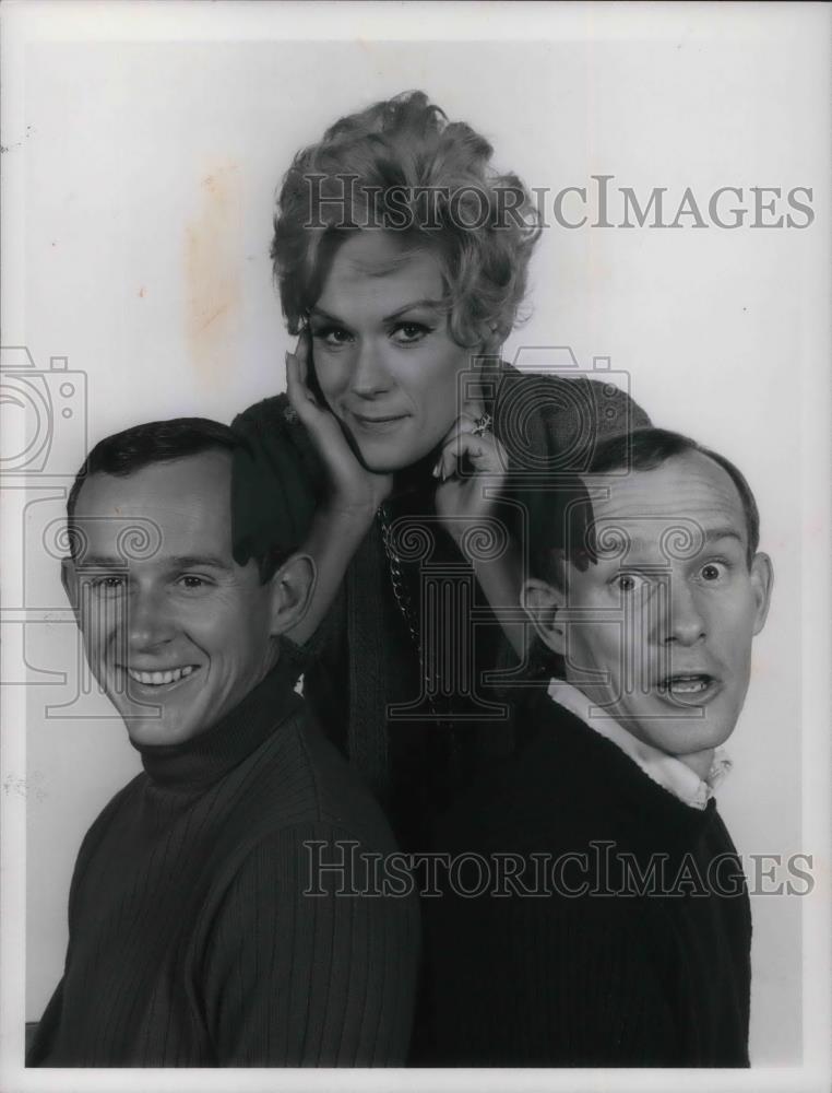1967 Press Photo Dick &amp; Tom Smothers with Tammy Grimes - cvp17414 - Historic Images