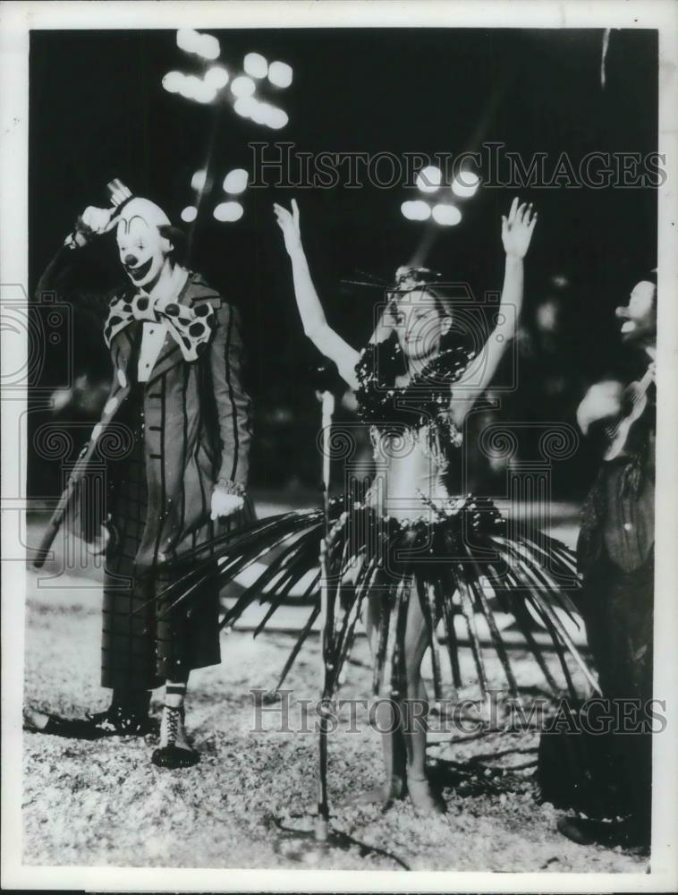 1967 Press Photo James Stewart &amp; Dorothy Lamour in The Greatest Show on Earth - Historic Images