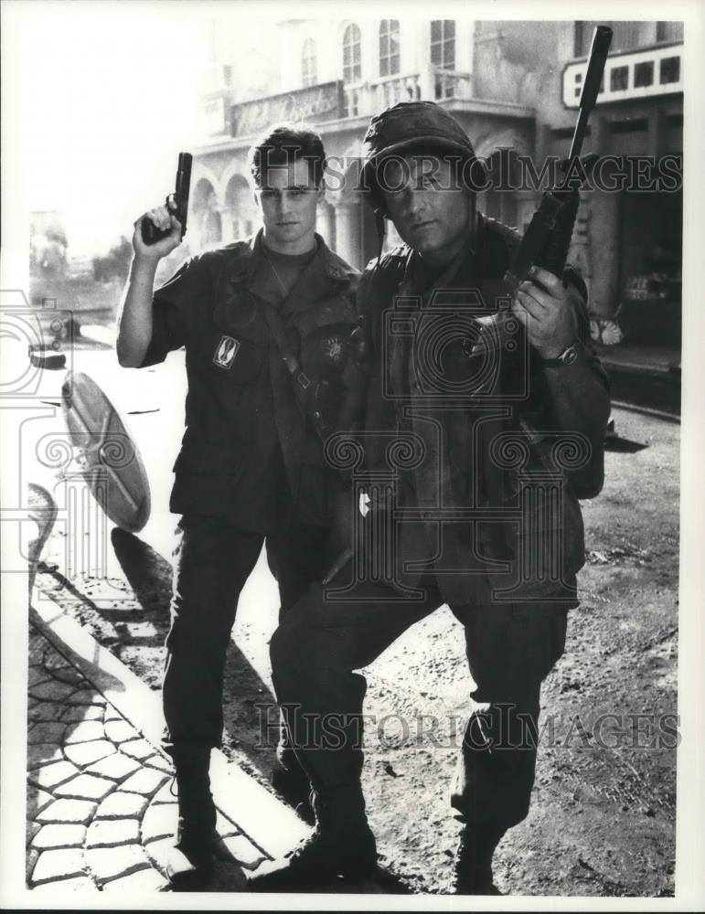 1988 Press Photo Dan Gauthier & Terrence Knox in Tour of Duty - cvp10968 - Historic Images