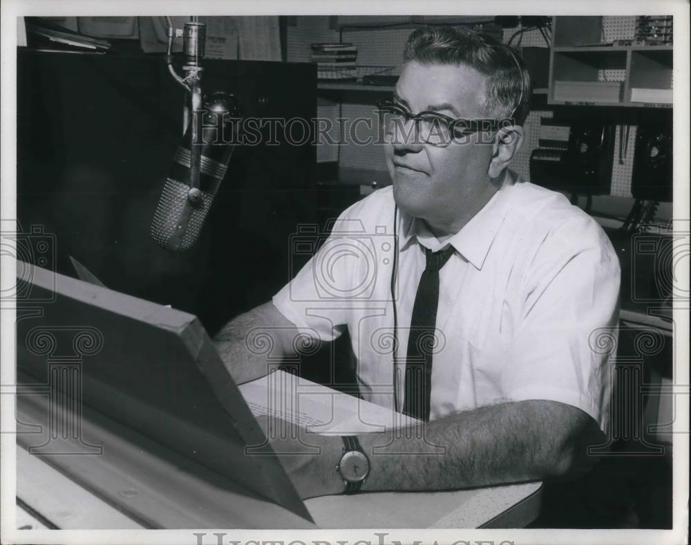 Press Photo Bruce McDonald Radio Announcer - cvp19201 - Historic Images