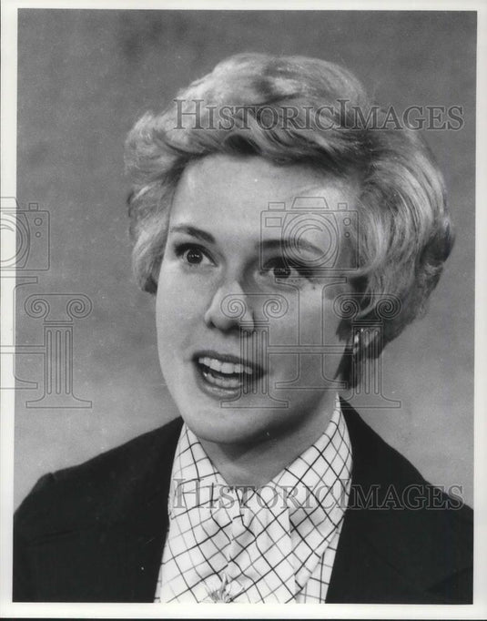 1976 Press Photo Jenny Crimm WJW Radio Newscaster - cvp01839 - Historic Images