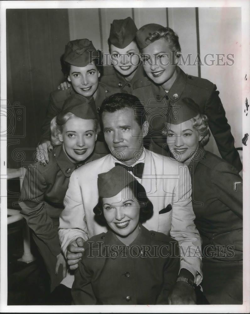 1957 Press Photo Howard Duff Actor Director Producer - cvp03981 - Historic Images