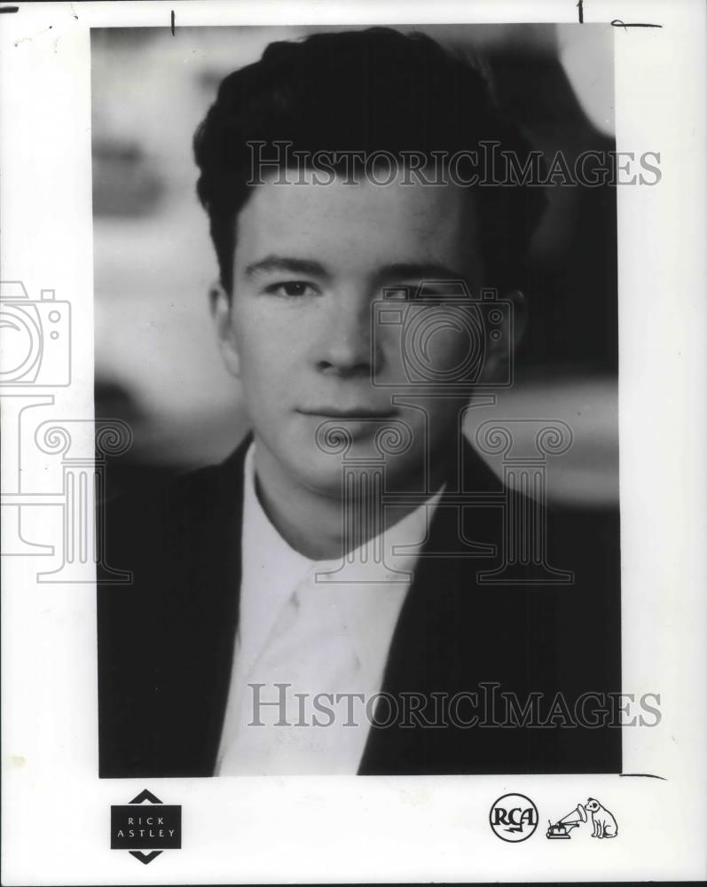 1989 Press Photo Rick Astley Pop Singer Songwriter Musician Radio Personality - Historic Images