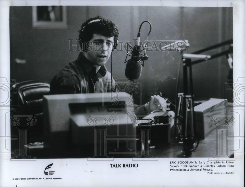 1989 Press Photo Eric Bogosian as Barry Champlain in a scene from Talk Radio - Historic Images