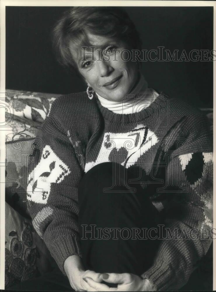 1989 Press Photo Nancy Dussault Actress in her Manhattan home - cvp03293 - Historic Images