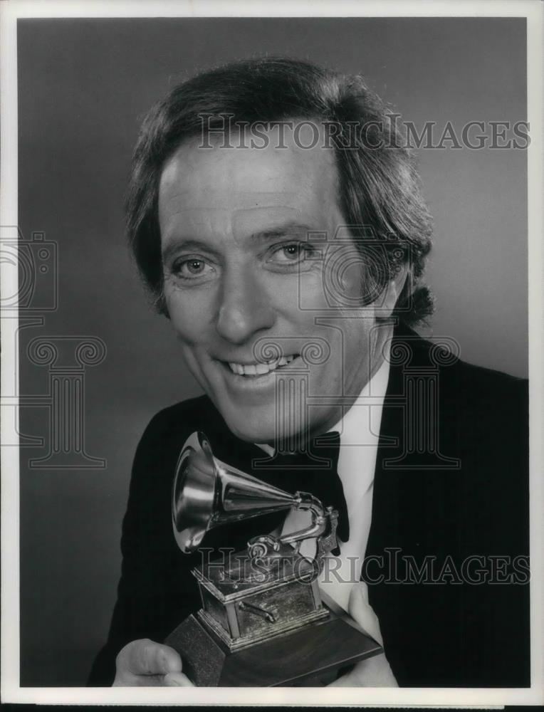1977 Press Photo Andy Williams Hosts The Grammy Award Show - cvp19766 - Historic Images