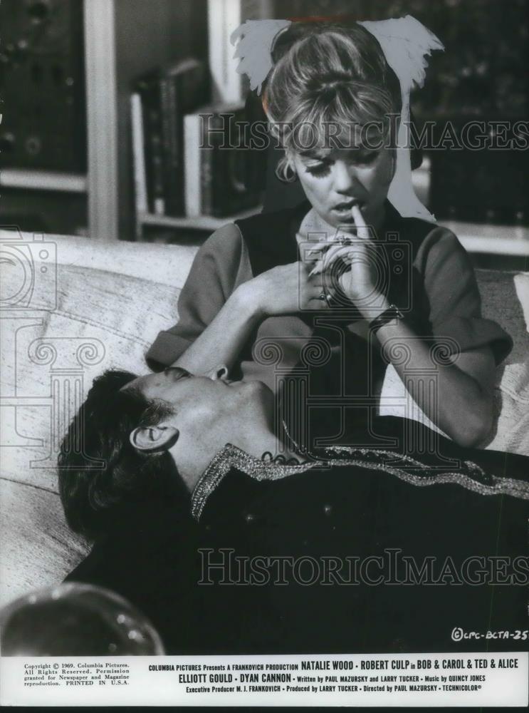 1970 Press Photo Dyan Cannon and Elliott Gould in Bob & Carol & Ted & Alice - Historic Images