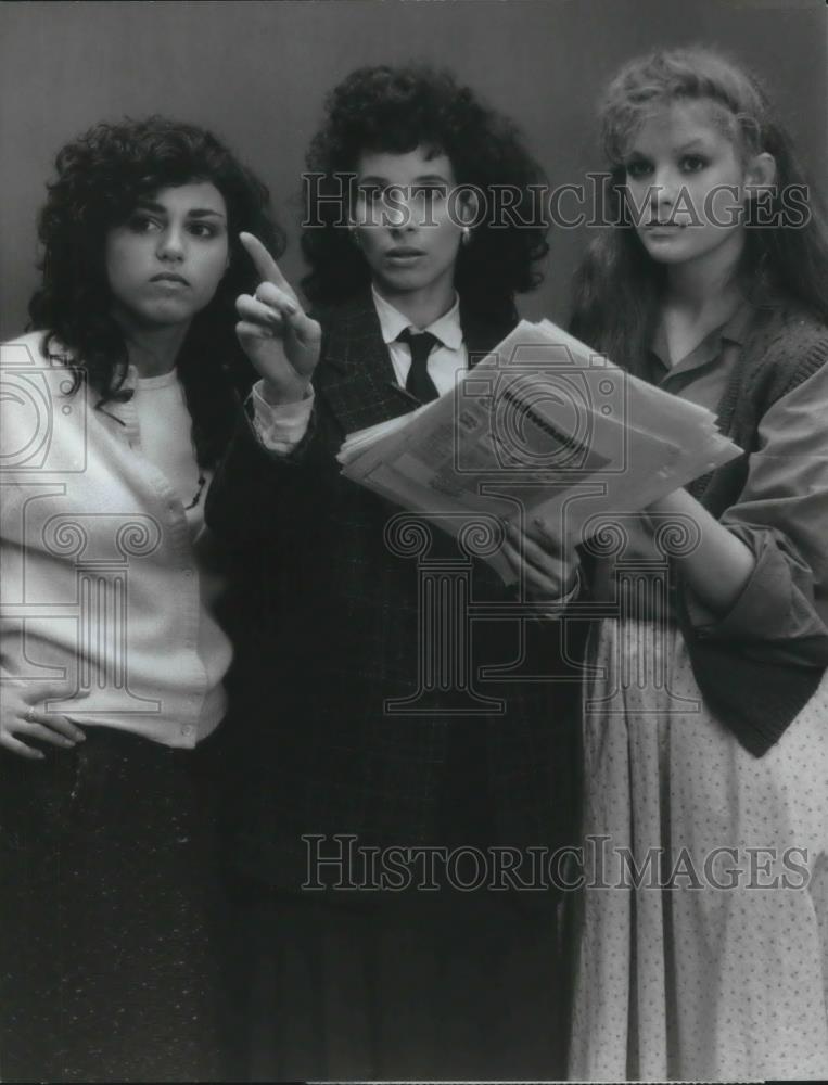 1987 Press Photo Karen Petrasek Theresa Saldana Khrystyne Haje in Juvi - Historic Images