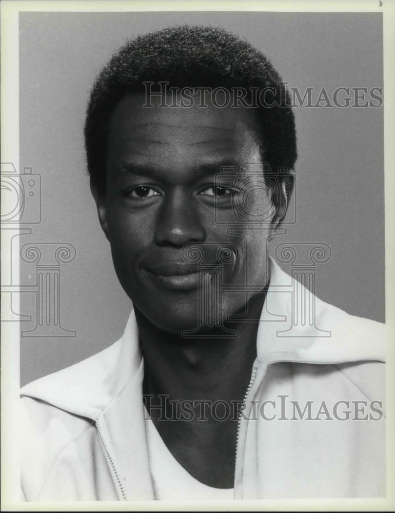 1988 Press Photo Kevin Peter Hall in Misfits of Science - cvp17564 - Historic Images