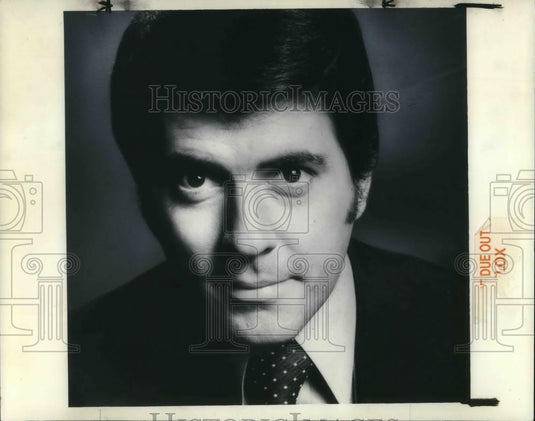 1977 Press Photo Judd Hambrick Newscaster Reporter WJKW-TV - cvp16392 - Historic Images