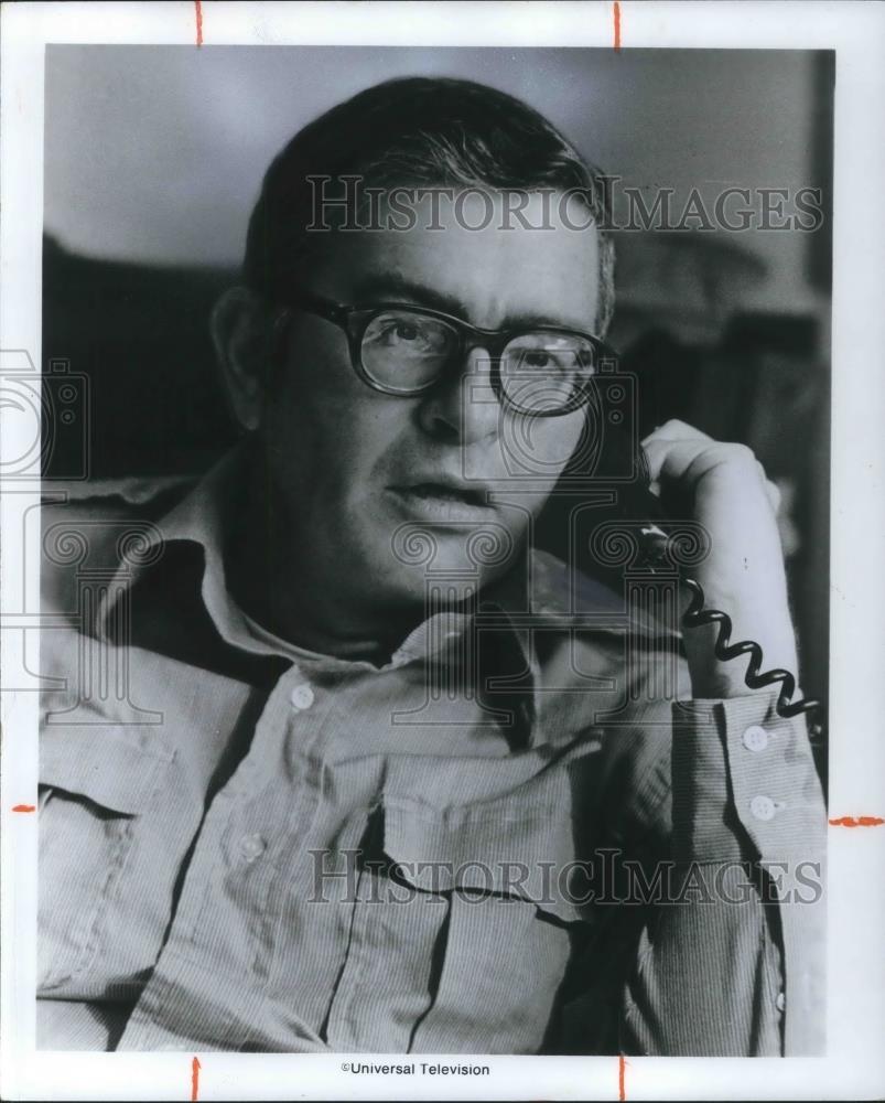 1973 Press Photo Robert A. Cinader Executive Producer of Emergency and Chase - Historic Images