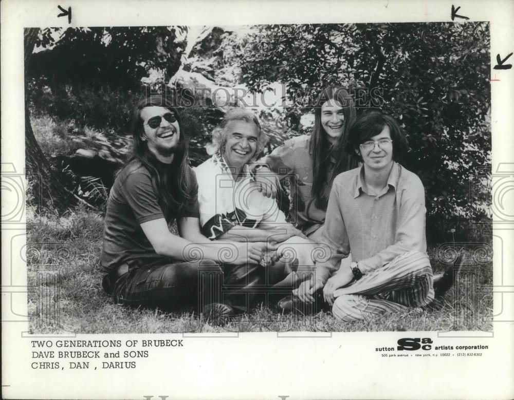 1979 Press Photo Dave Brubeck with sons Chris Dan and Darius Jazz Musician - Historic Images