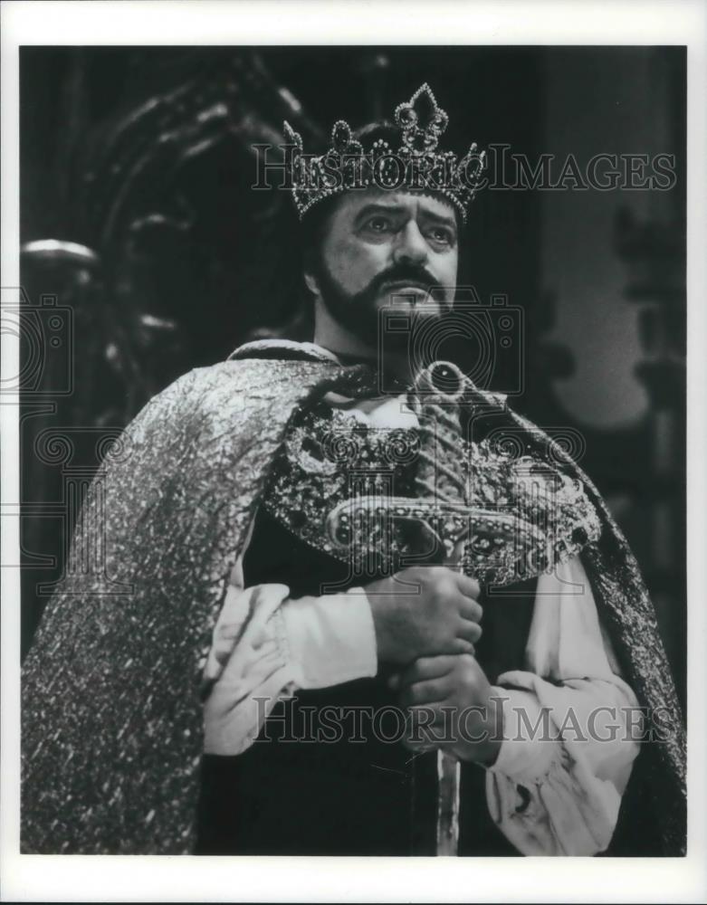 1993 Press Photo Robert Goulet as King Arthur in National Tour of Camelot - Historic Images