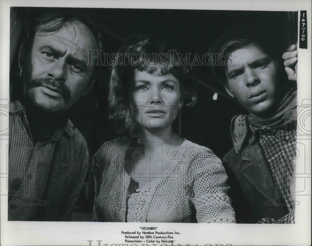 1967 Press Photo Diane Cilento Peter Lazer and Martin Balsam in Hombre - Historic Images